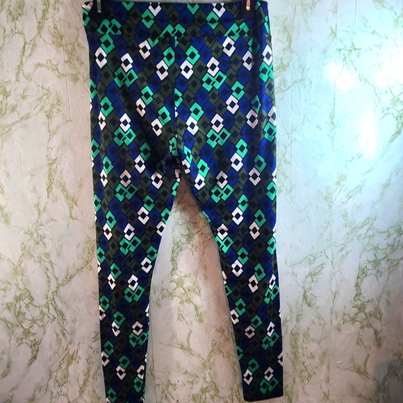 LuLaRoe Tall & Curvy Leggings - Picture 7 of 13